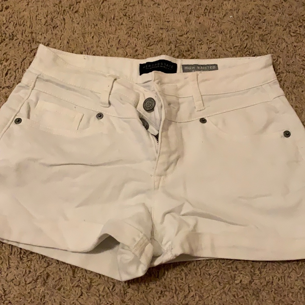 White high wasted shorts